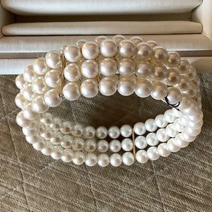 Pearl choker necklace. NWT